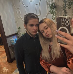 We_Horny Public Pic 9