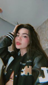 KimDevinne You shouldn’t look at me like that..it’s dangerous Hình 3