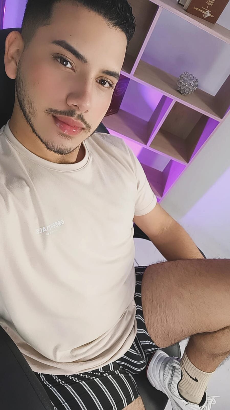 Axel_grey_ Trending Pic 4409