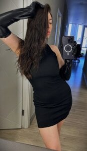 Alice_Gross1 Public Pic 3