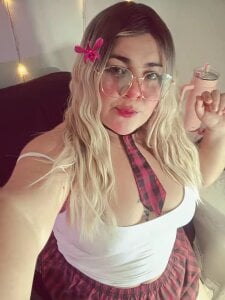 teffi_smith25 schoolgirl Pic 2