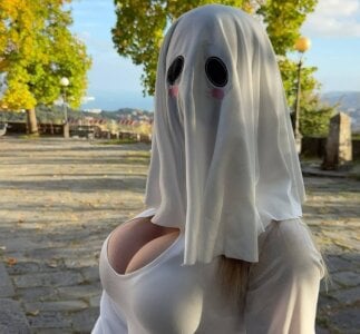 KittyKlum Hallowen 2025 Pic 2