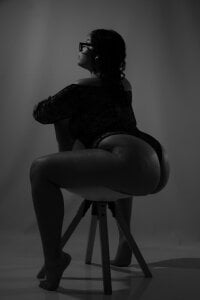 zara_clap HOW MANY SPANKS FOR THIS BIG ASS? Εικόνα 4