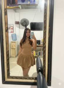 Emilia_harpperPublic Bild