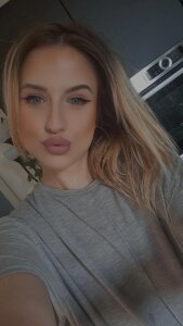 Vickyfoxx Public Pic 8