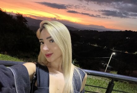 KimCollinss Public Pic 3