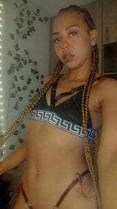 AdairaWealth Linda latina Pic 5