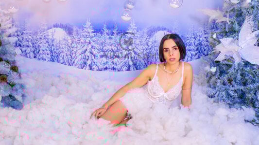 Amelia_Myers Luxury, Leather, and Christmas Immagine  6