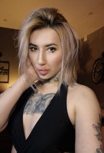 AuroraKeepFuck Public Pic 3