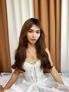 YourLoveKyline love me Pic