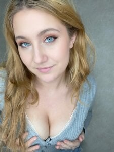 EllieMelts Public Pic 4