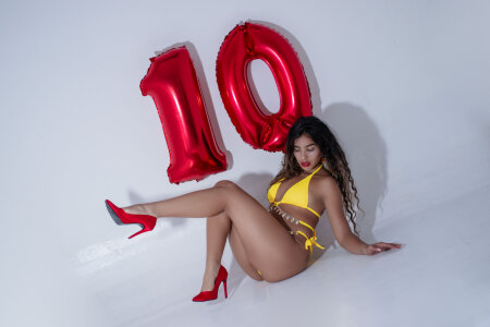 RosetteDuvall_: 10k followers ( фото)