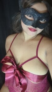 Somya_69 Red ♥️ Queen 👑  6টি ছবি