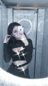 Qaz42799's XXX Photo Albums with Erotic Pics | xHamsterLive