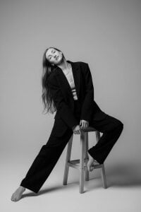 KateRedgar In black outfits зображення 6