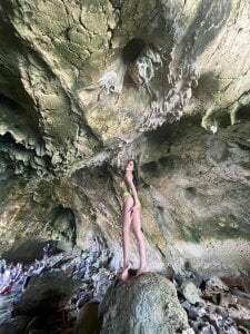 van_dolls cave Pic