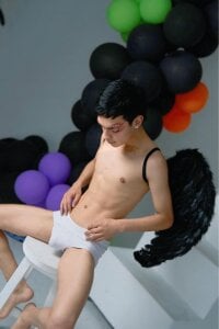 MikeLawford_ Public зображення