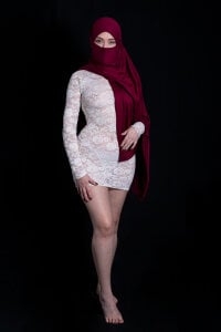 fatiima_ The lace doesn't cover me... it provokes me.🤍🔥 зображення 6