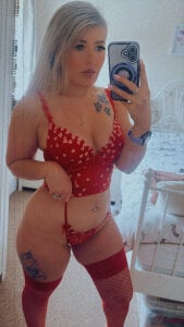 xxcurvyjessiexx kullanıcısının Choose an outfit 😉 albümü -  6 fotoğraf