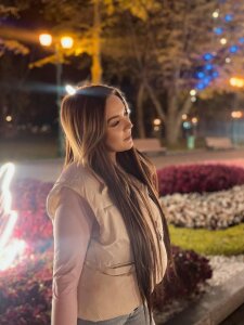 Angelina_REU evening promenade Billede 8