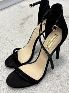 AngelinaWett I’m so curious… which heels do you like? Foto 3