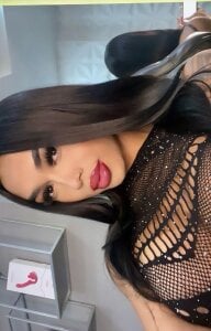 tinaqueen_noa I'm enjoying this slow tension... are you too? I'm not talking to you to distract you, Foto