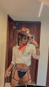 Maxim-Walker Public Pic 8