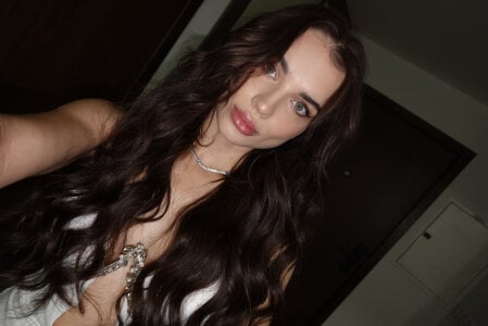 JodyBlow cute selfies Pic 2