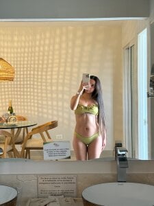 aly_golden_のBeautyの 3枚の写真