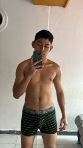 Robert__Zan Kiss my body Immagine 