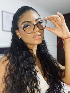 Carlymonroee_ Apicy girl 🫠 Gambar