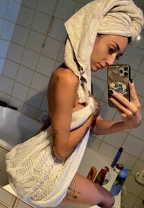 ScarlettModel96 Public Pic 3