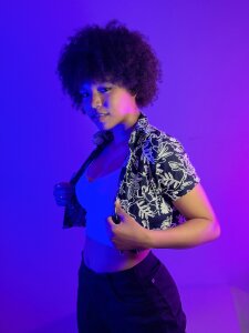 Gala_Brunette Public Pic 2