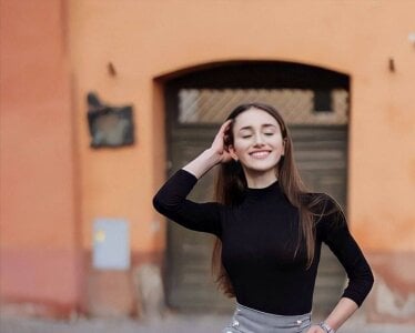 EmilyRaymont Public Photo 4