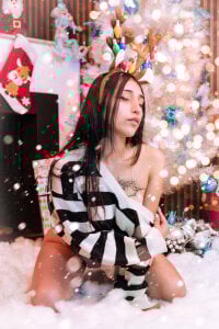 Evabellee Christmas 2025 🎄 Pic 5