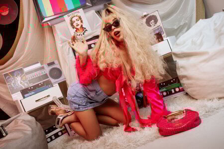 Samantha_Bernardo Back to the 90s Pic 2