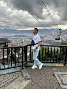 An afternoon at the Medellín viewpoint ✨ de dilan_alfonzo Foto 2