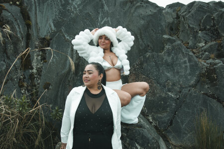 Karina_Mendoza The landscape is beautiful, but the focus is down here. 😉🌠🫦 Pic 3