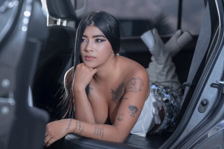 SelenaStonne Your favorite girl in a car or without clothes? Gambar 2