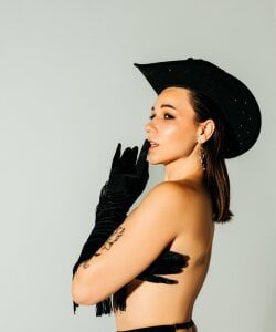 EdenSolis Public Pic 4