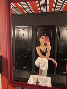 mary_rey Public Pic 3