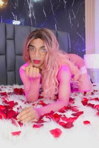 Rosada looks good on me od Samantha_Blaze1  8 snímek