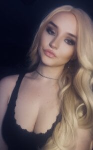 TatianaX0x0Me in a blond wig (i was having fun)照片 3