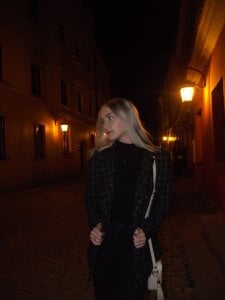 misa__liaaa Public Pic 5