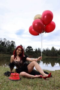 Birthday energy only.🎉⚡ de zzoe_  2 Imagens