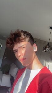 stev_austin_Red is my color♥️ Bild