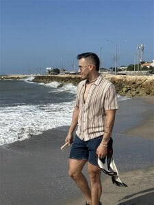 MarkSantozz kullanıcısının Beach with your favorite model🔥⛱ albümü -  4 fotoğraf