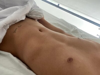 LiamColby_: Why not? ( 2 фото)