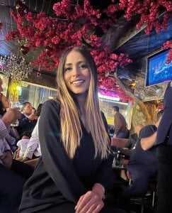 myeli10 Public Pic 2