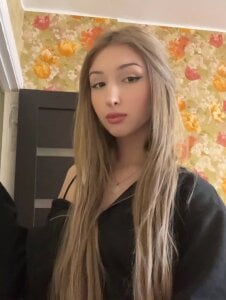 AlineBlayzs Public Pic